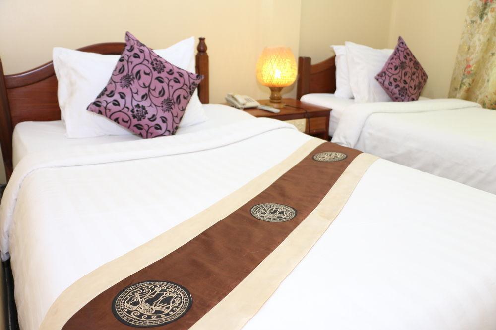 Sok San Street Boutique Hotel Siem Reap Bagian luar foto