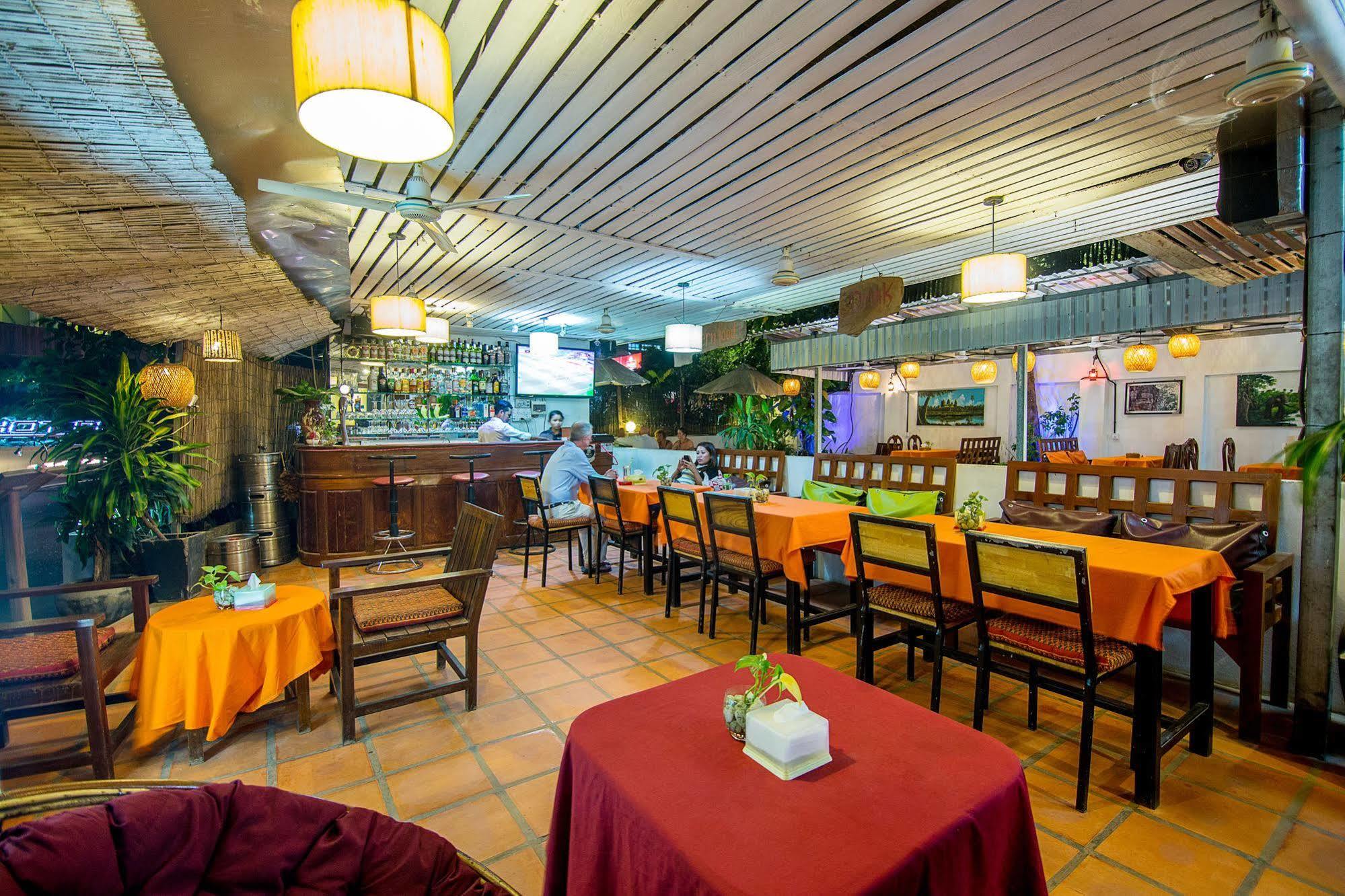 Sok San Street Boutique Hotel Siem Reap Bagian luar foto