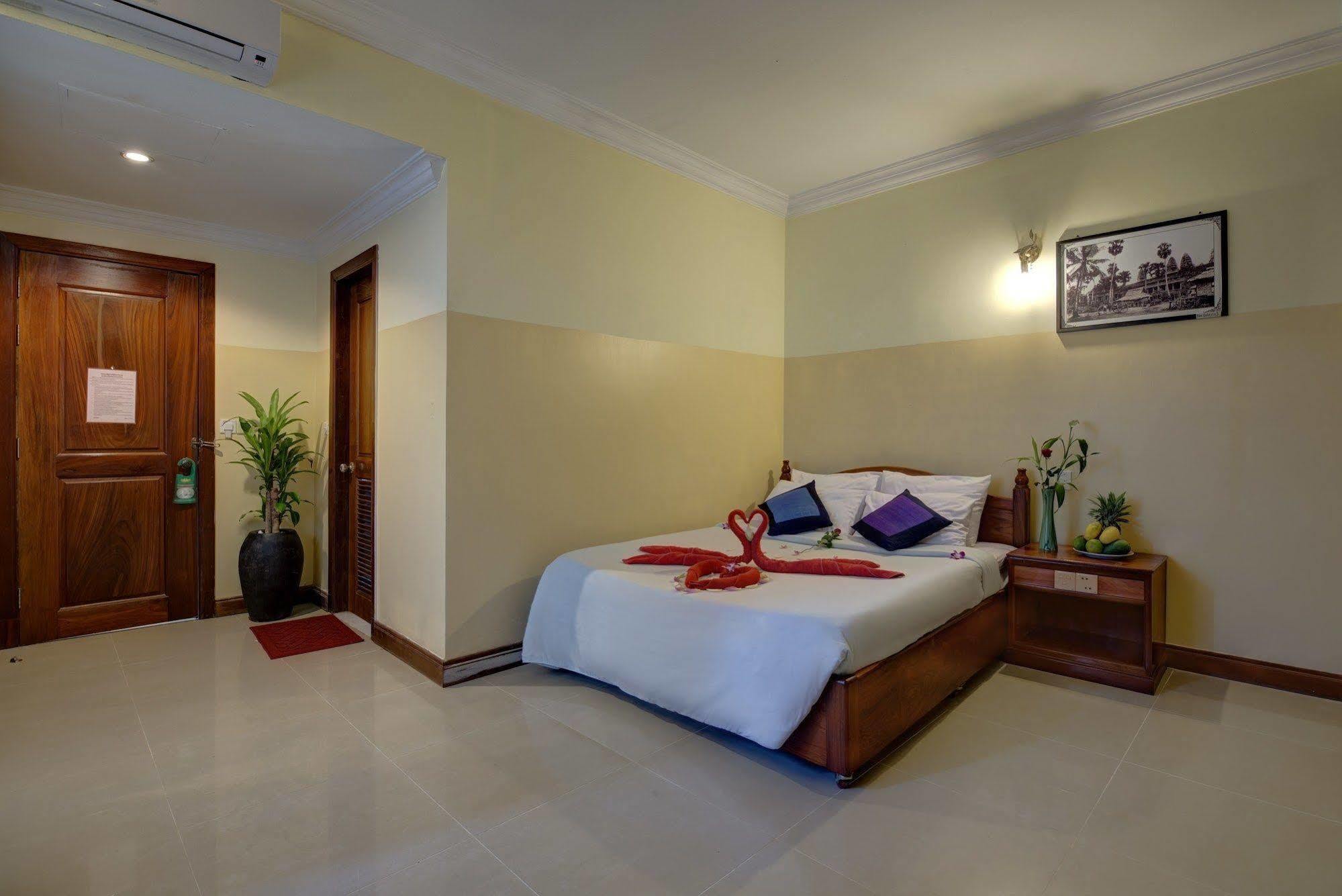 Sok San Street Boutique Hotel Siem Reap Bagian luar foto