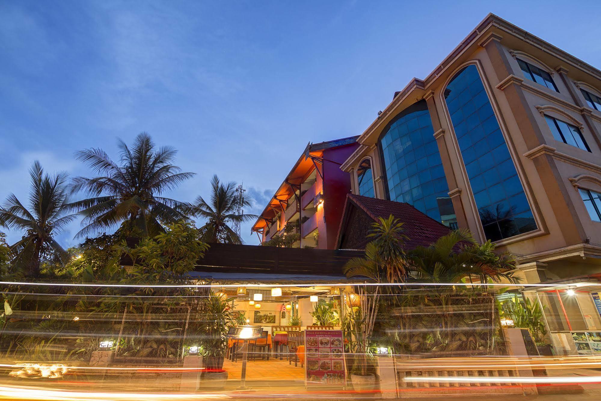Sok San Street Boutique Hotel Siem Reap Bagian luar foto