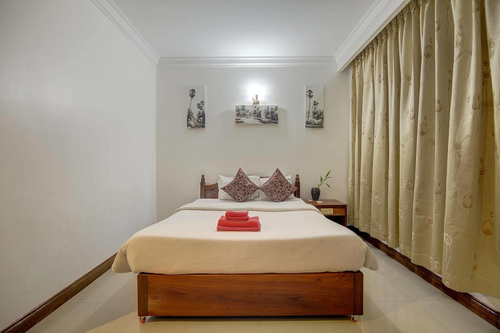 Sok San Street Boutique Hotel Siem Reap Bagian luar foto