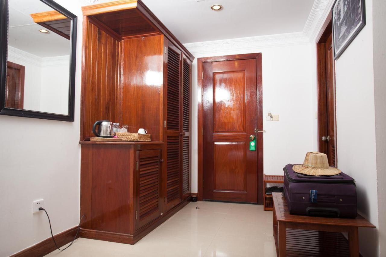 Sok San Street Boutique Hotel Siem Reap Bagian luar foto